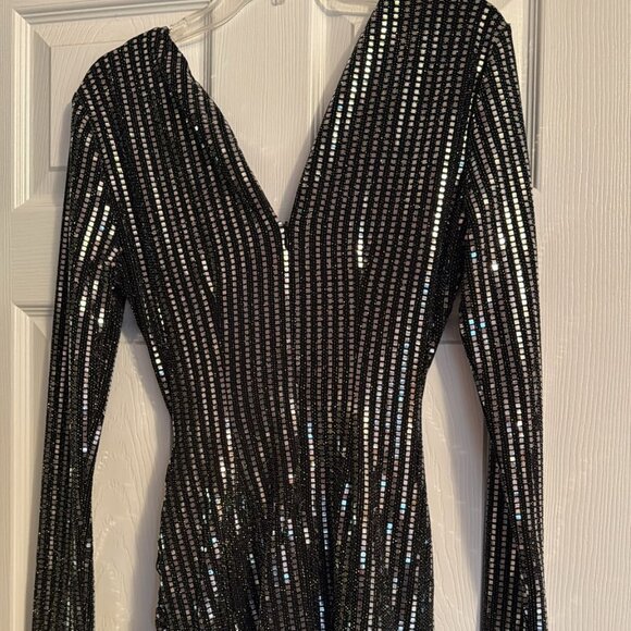 ASTR Cocktail Dress - Stunning Black and Silver Long-Sleeve Mini Dress - Picture 2 of 5